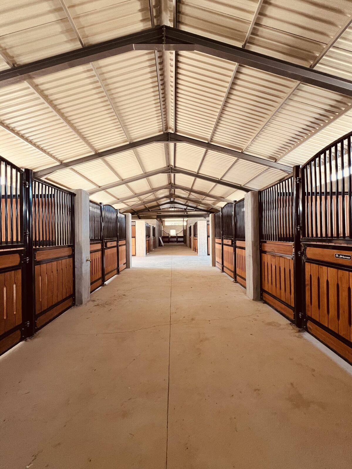 Hurricane Equestrian stable aisle